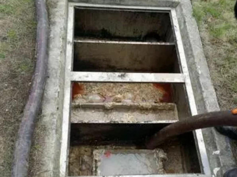 济水街道隔油池清理