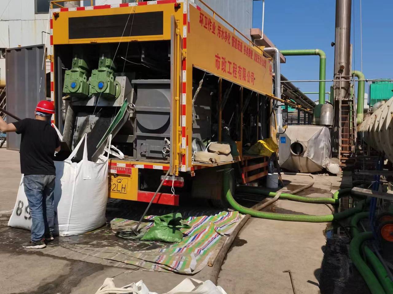 济水街道淤泥压干处理
